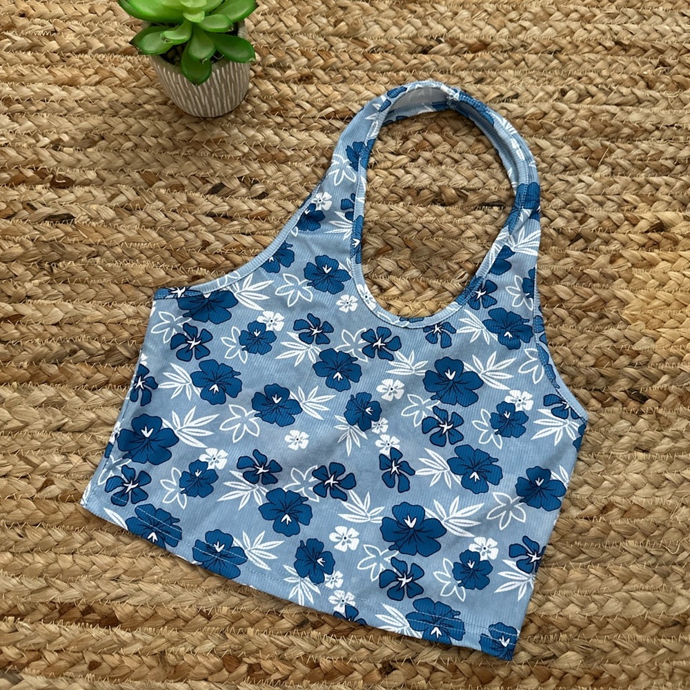 HALTER FLORAL CROP TOP